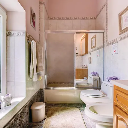 Amazing In With Wifi Holiday home